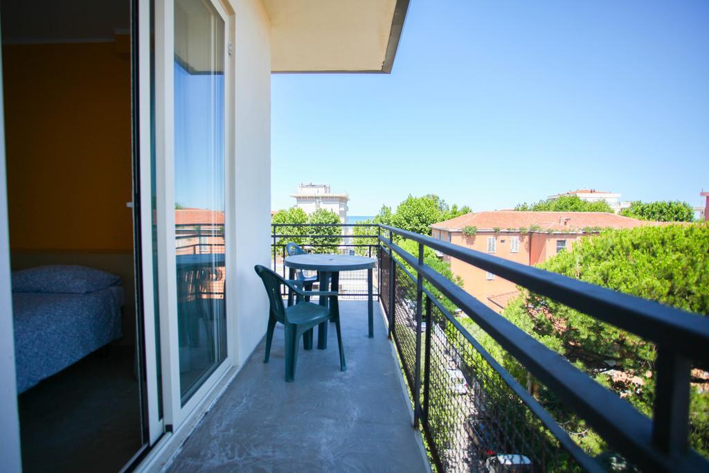 Residence Igea Rimini Eksteriør billede