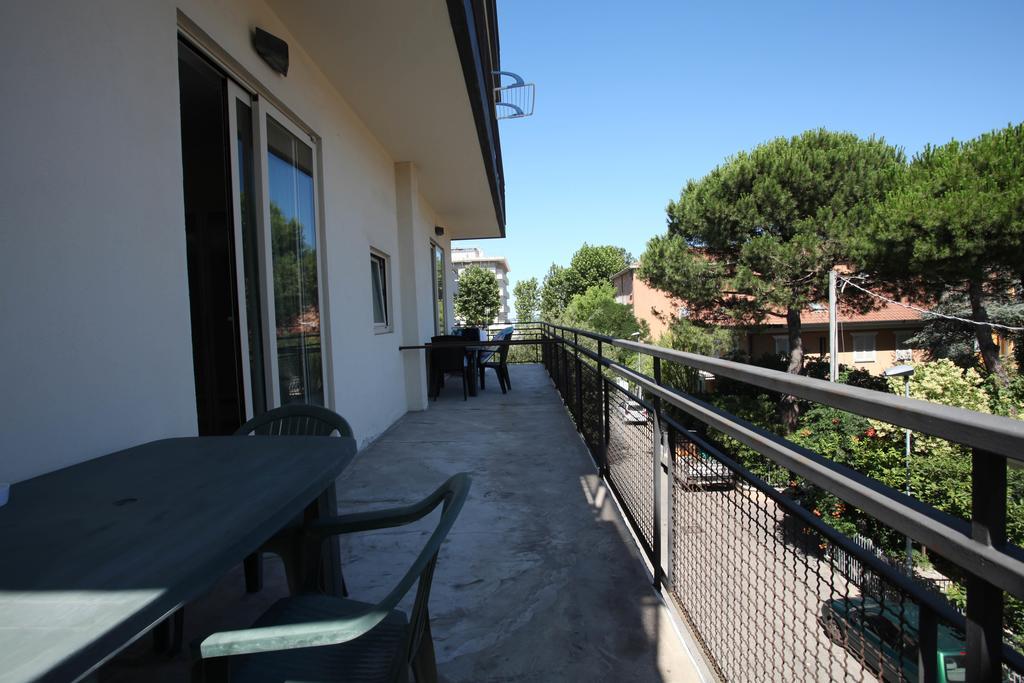 Residence Igea Rimini Eksteriør billede